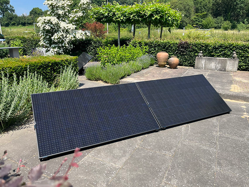 Solarpad 760WP Dual | Solar paneel with plug - micro inverter - pedestal assembled